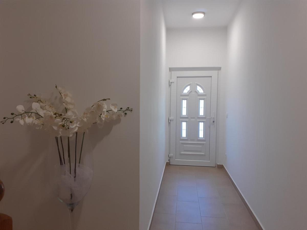 Omis Apartmani Mouse Exterior photo