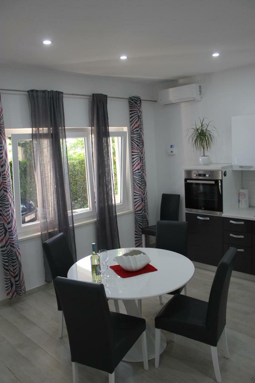 Omis Apartmani Mouse Exterior photo